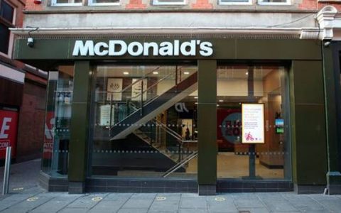 英国约50名未成年人抢劫麦当劳,团伙里有成员拍摄视频并发送社交媒体