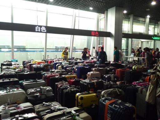 飞机上可以带多少行李不用托运(搭飞机不用托运可以带多少行李)