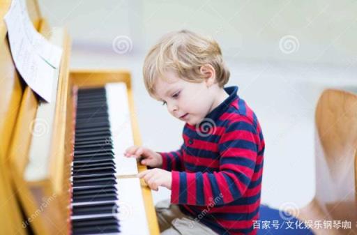 学钢琴过程中,手型手速指法固然重要,但是你的耳朵也很关键