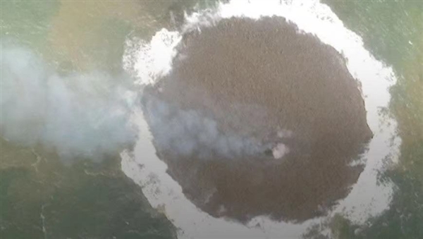 南太平洋海底火山喷出一座小岛 卫星记录成长：面积已增至2.4万平米