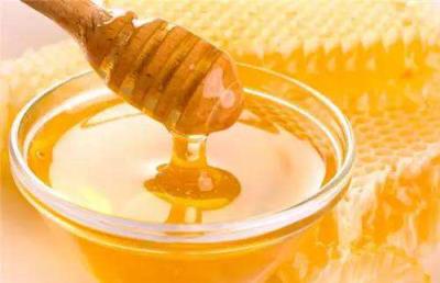 真蜂蜜和假蜂蜜的区别放冰箱(真蜂蜜和假蜂蜜的区别)