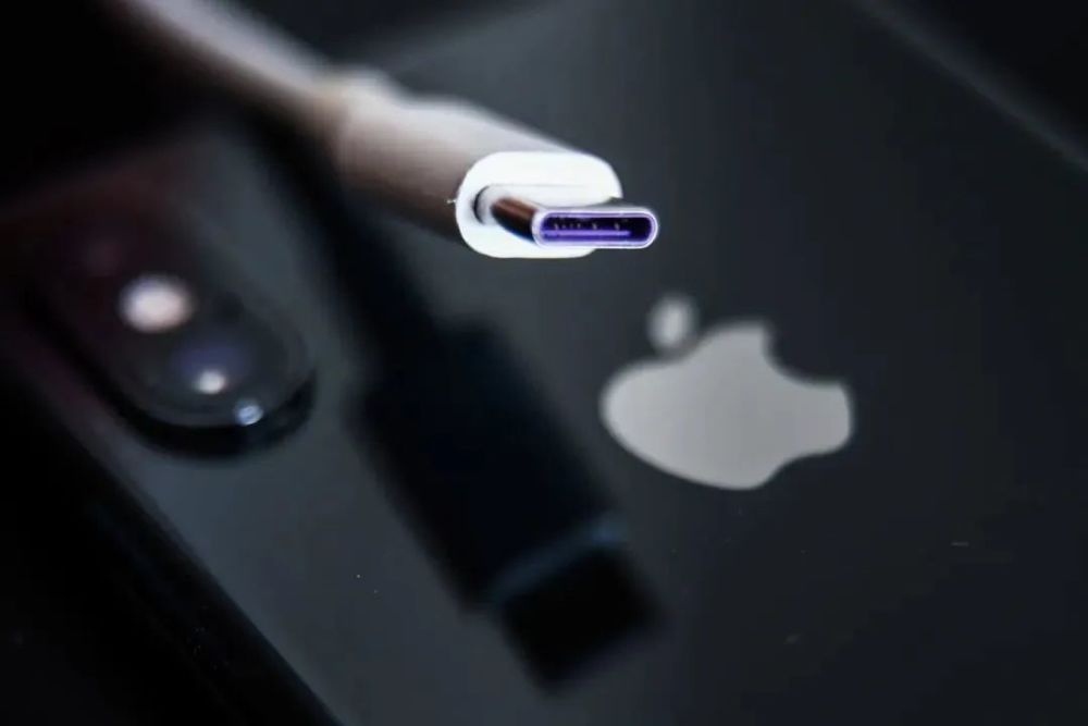 iPhone 15 USB-C数据线加密限速？欧盟：我不同意！