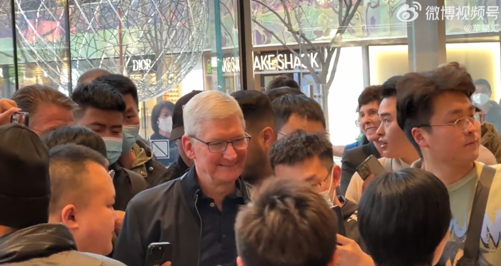 苹果CEO库克突然现身北京三里屯！3年多以来首次来华