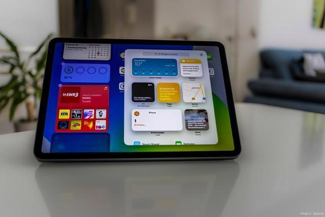 苹果iPodOS17曝光：引入锁屏息屏显示，新iPad将配OLED屏幕