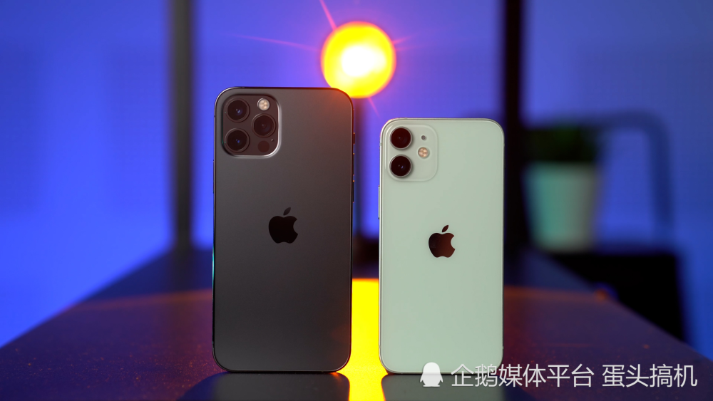 iPhone 15 标准版或将采用 “磨砂玻璃” 外观和全新的 “青绿色”