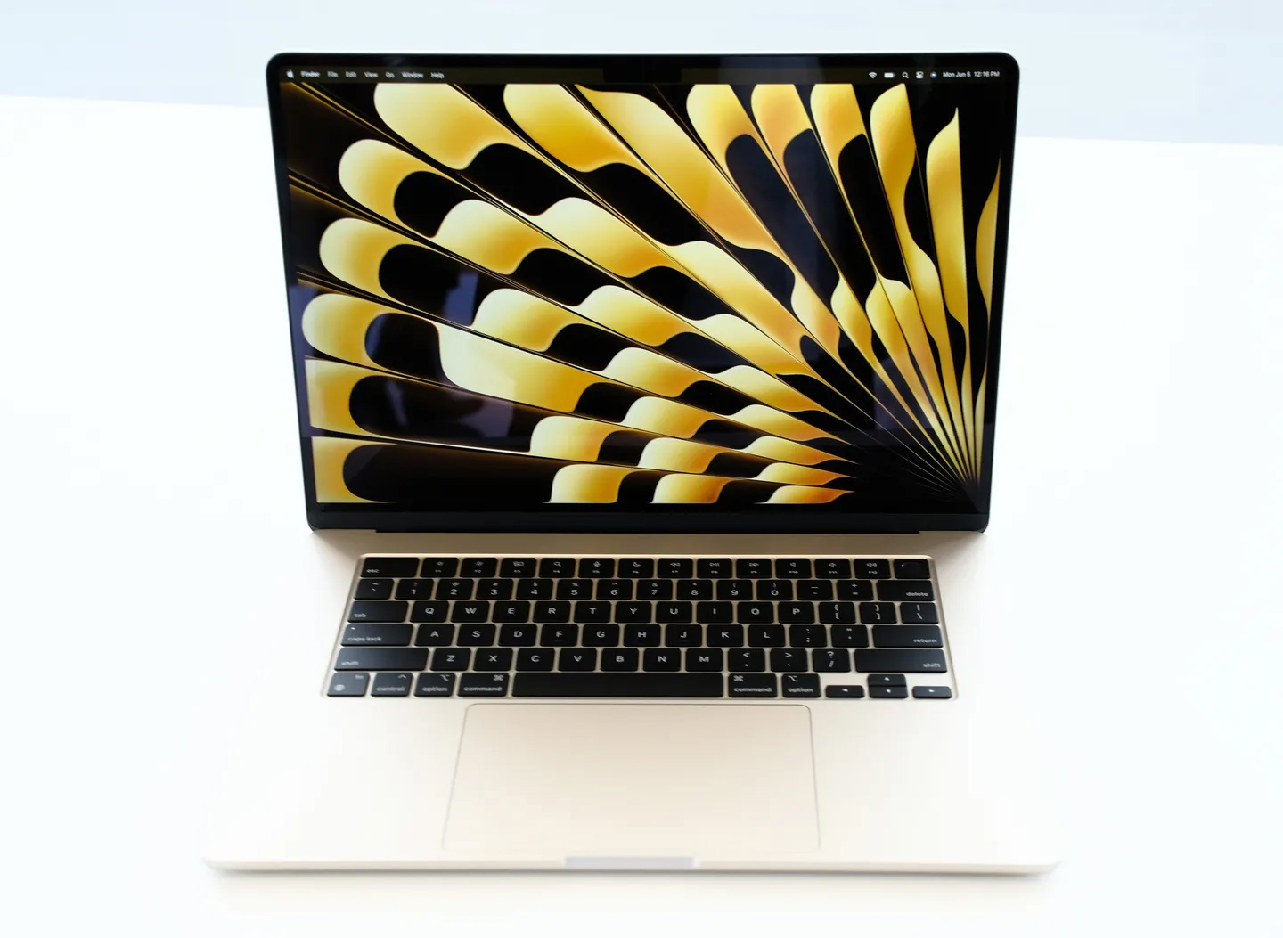 10499 元起，苹果 15 英寸 MacBook Air 笔记本上手